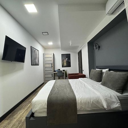 The Phoenix Boutique Hotel 예레반 외부 사진