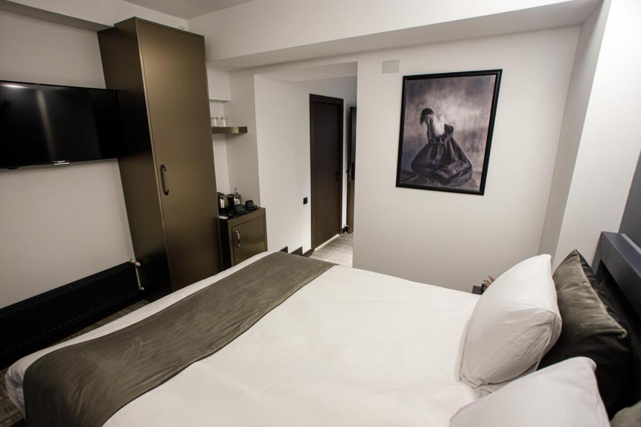 The Phoenix Boutique Hotel 예레반 외부 사진