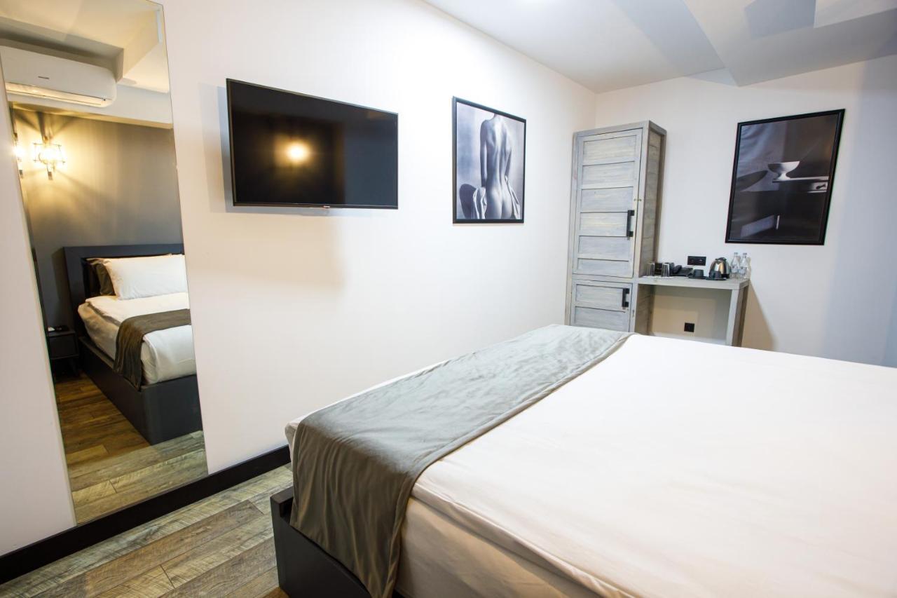 The Phoenix Boutique Hotel 예레반 외부 사진