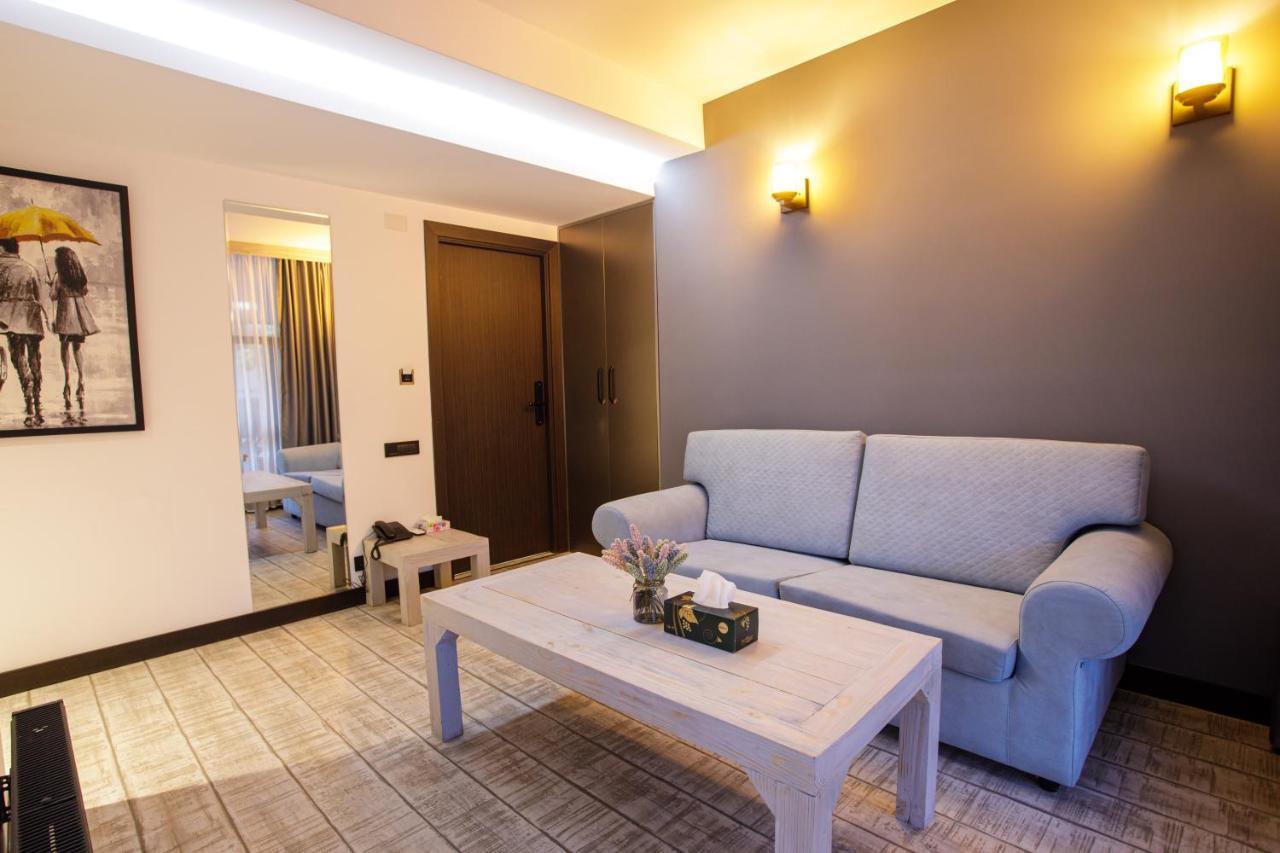 The Phoenix Boutique Hotel 예레반 외부 사진