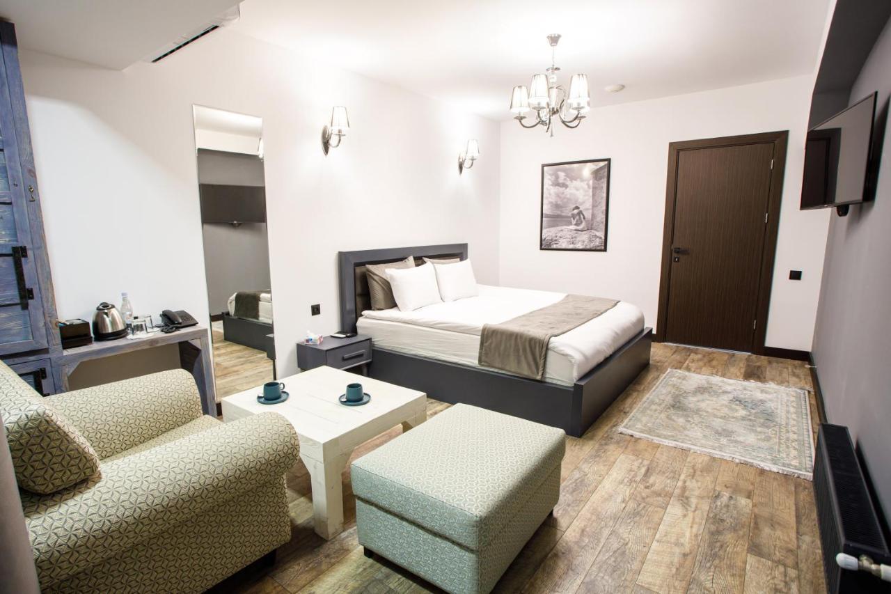 The Phoenix Boutique Hotel 예레반 외부 사진