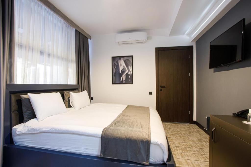 The Phoenix Boutique Hotel 예레반 외부 사진